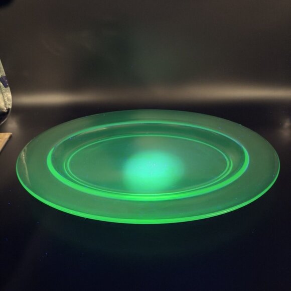 1960s Long Uranium Green Depression Glass Tray Dish Large Glass UV Glow 15”Long - Picture 4 of 15